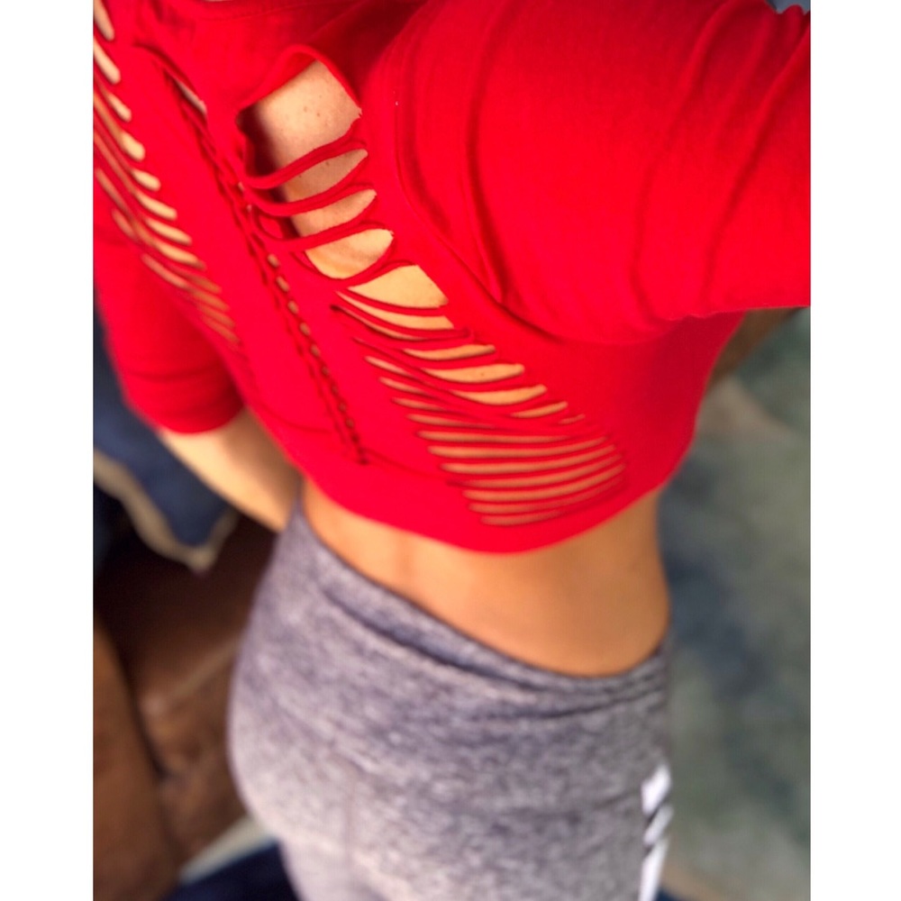 ♥️ Slashed Back Crop Tee - Picture 3 of 8